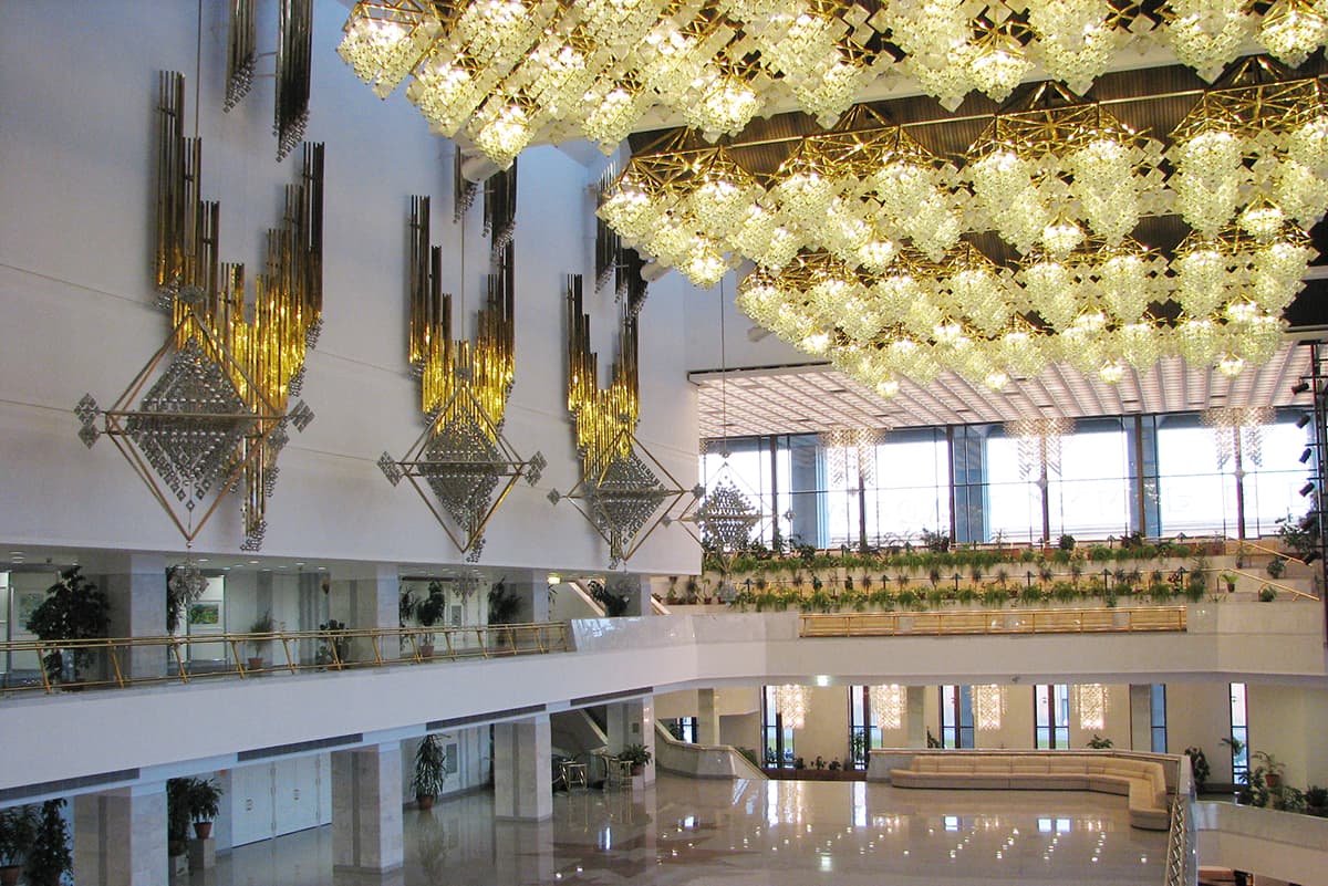 02фойе Большого зала освещ