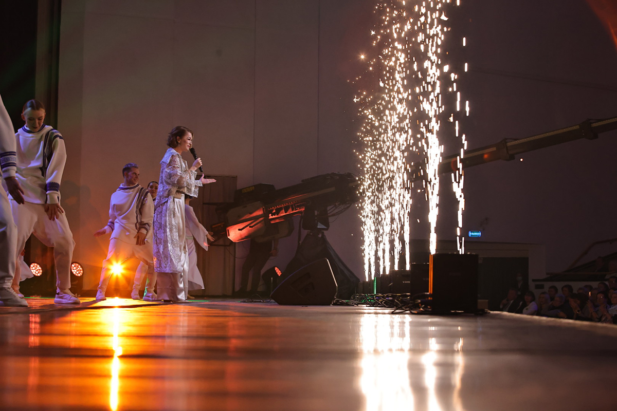 20221125202341_DR2_9714