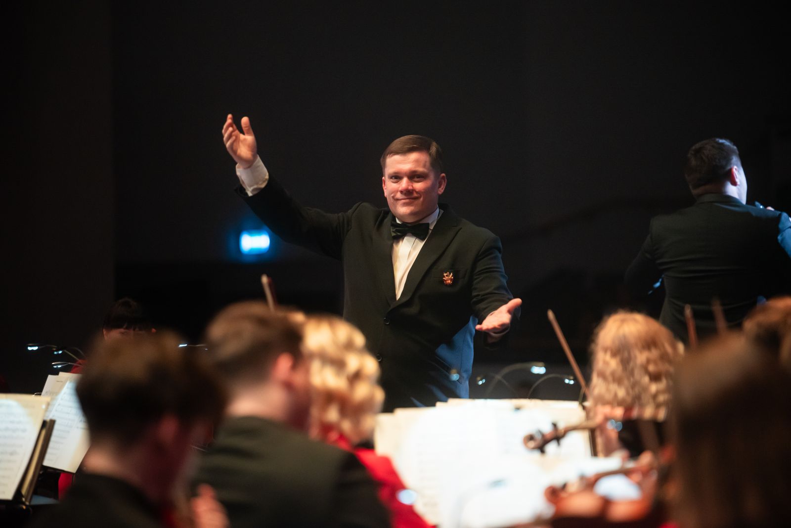 Главный дирижёр Виталий Кульбаков