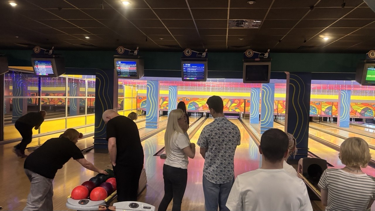 photo_5233711757111532917_y