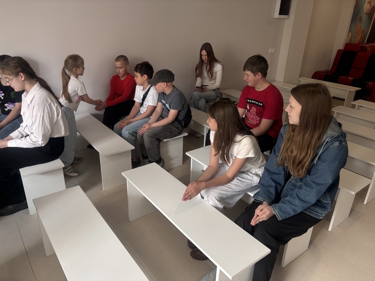 photo_5255744157655963819_y